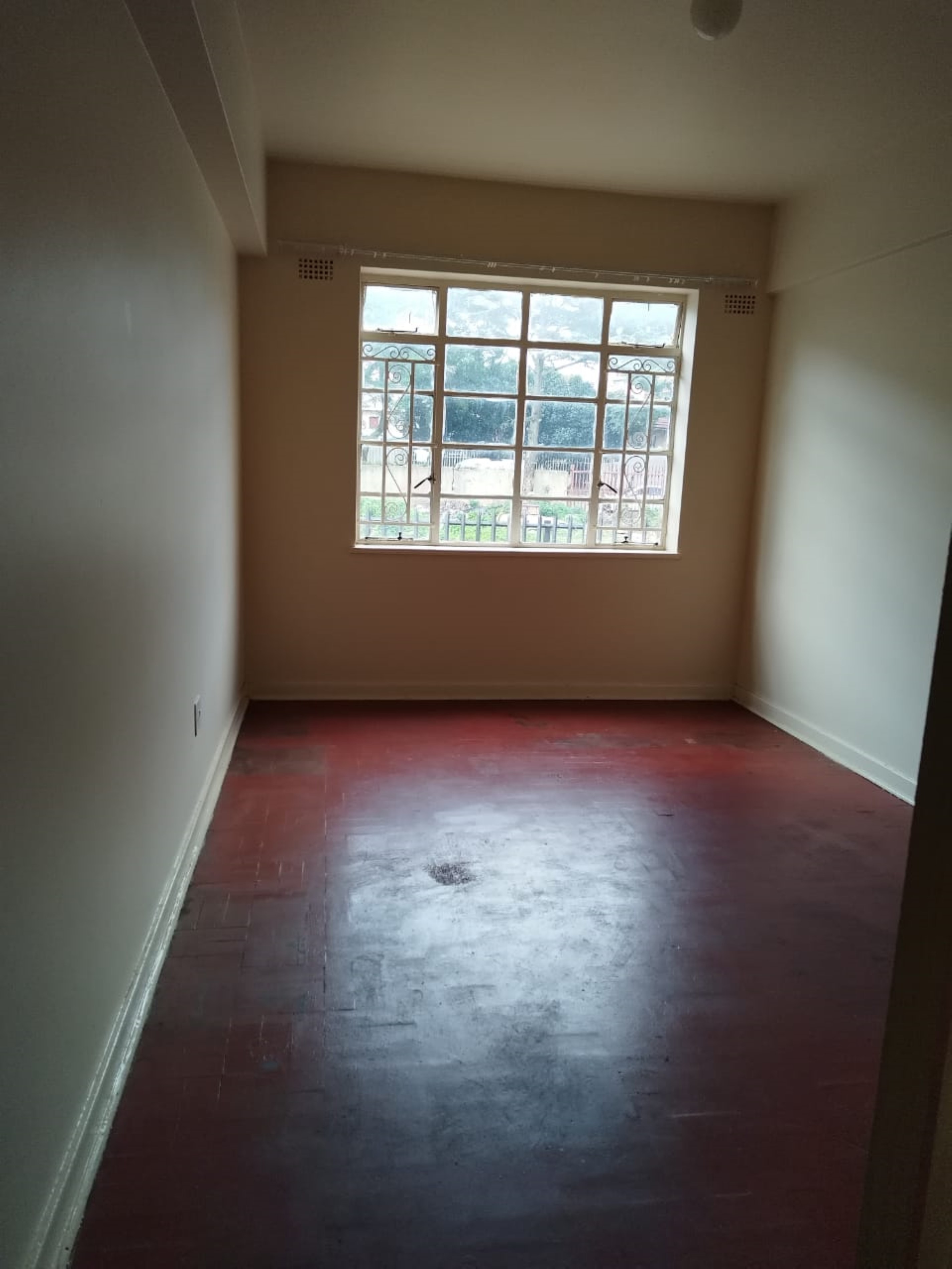 2 Bedroomed Flat in Essanay Court